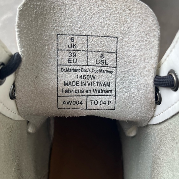 Dr. Martens AirWair 1460 White Patent Leather Lace Up  Combat Boots Women’s 8 - Picture 7 of 14